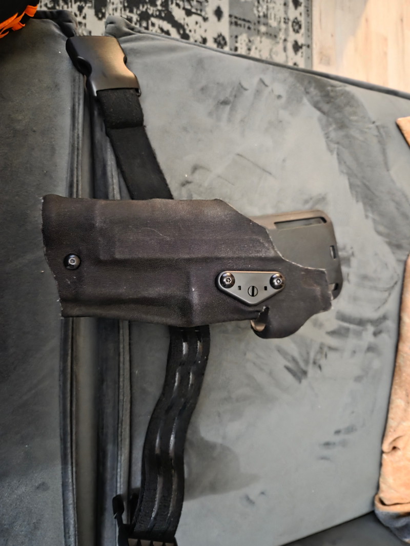 Image 1 for Glock 17 with optic holster