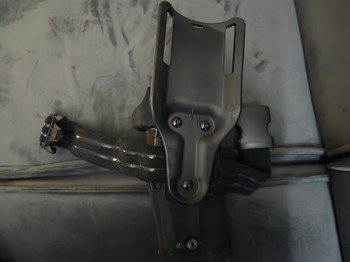 Image 2 for Glock 17 with optic holster