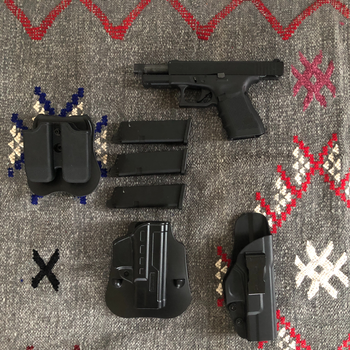 Image 3 for GLOCK 19 Threaded barrel, suppressor,  3 Magazijnen, IWB + OWB Holster, Magazijn Holster.