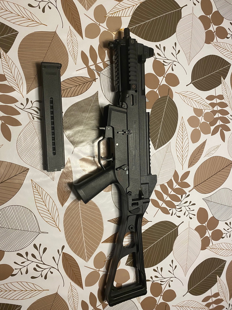 Afbeelding 1 van Gloednieuwe Umarex Heckler & Koch UMP45 AEG
