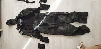 Afbeelding 4 van Zeer compleet multicam black airsoft outfit