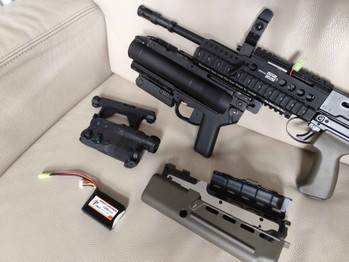 Image 2 for G&G L85A2 met Daniel Defense RIS handguard en S&T M320A1 Grenade Launcher