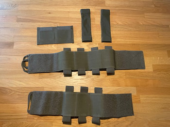 Afbeelding 2 van FCSK Slick Plate Carrier met Ferro Cummerbunds en Tactical Belt Ranger Green