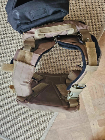 Afbeelding 4 van Plate Carrier 8fields TAN + cargo pack black (warrior assault)