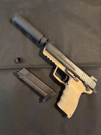 Image 4 for Te Koop: Zeer strakke HK45 Airsoft Replica (Two-Tone) incl. Silencer!