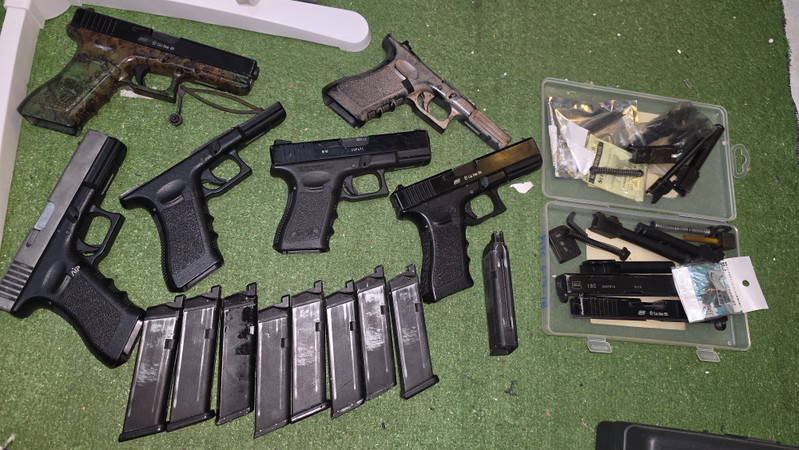 Image 1 for Lot of KSC Glocks magazines and parts