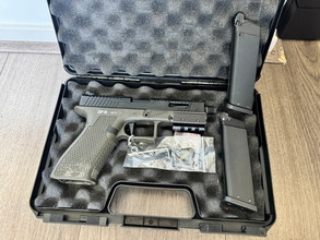 Image pour Novritsch SSP18 GBB - Zo goed als nieuw! + accessoires