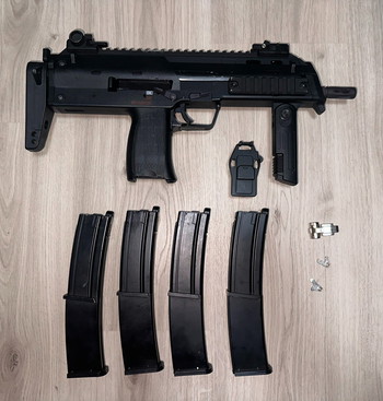 Afbeelding 3 van WE (New Wave Small Rice) MP7 + 4 Mags en onderdelen