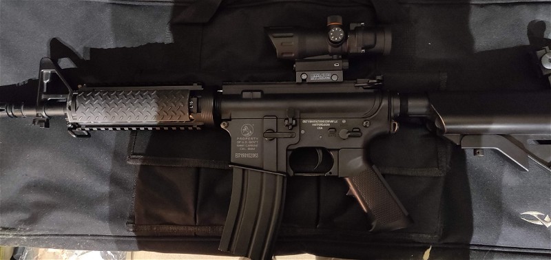 Afbeelding 1 van Cybergun Colt M4 CQB-R Carbine - Reddot inclusive