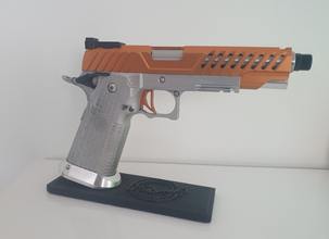 Afbeelding van Custom Hi Capa & Toebehoren