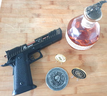 Afbeelding 3 van SPLINTERNIEUWE PIT VIPER