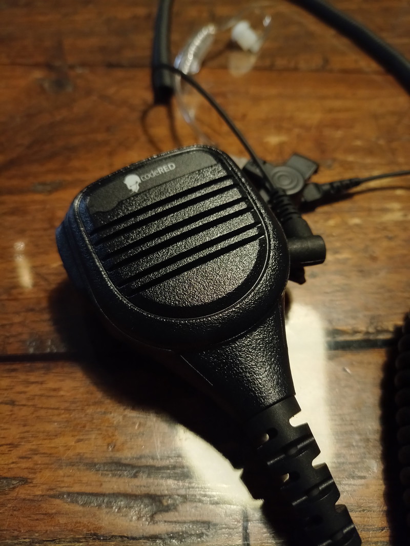 Image 1 for Code red spreek sleutels met oortje