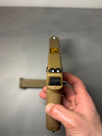 Image 2 pour Glock 19X umarex COSTUM + 2 bb en gas