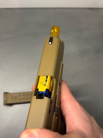 Imagen 2 de Glock 19X umarex COSTUM + 2 bb en gas