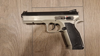 Imagen 3 de TKA: ASG/KJW Shadow 2 CO2 Pistol - Urban Grey met extra's.