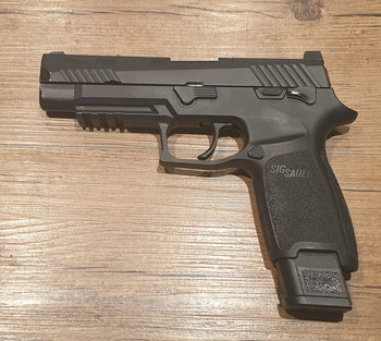Afbeelding 3 van VFC Sig Sauer P320-M17 met 3 originele mags