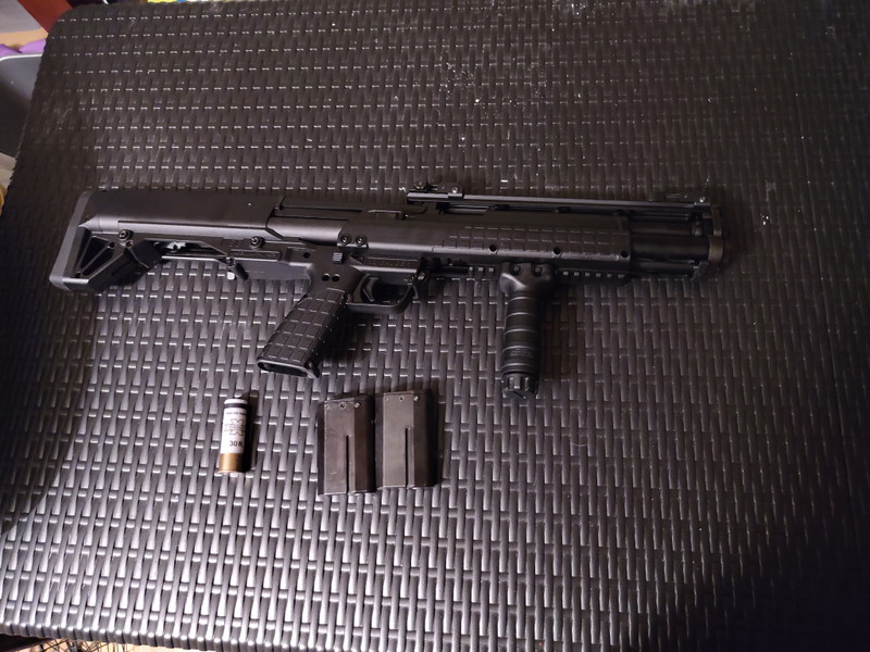 Image 1 pour Tokyo Marui KSG Shotgun met extra gas tank