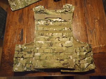 Imagen 3 de Invadergear multicam vest, pouches en hydration carrier