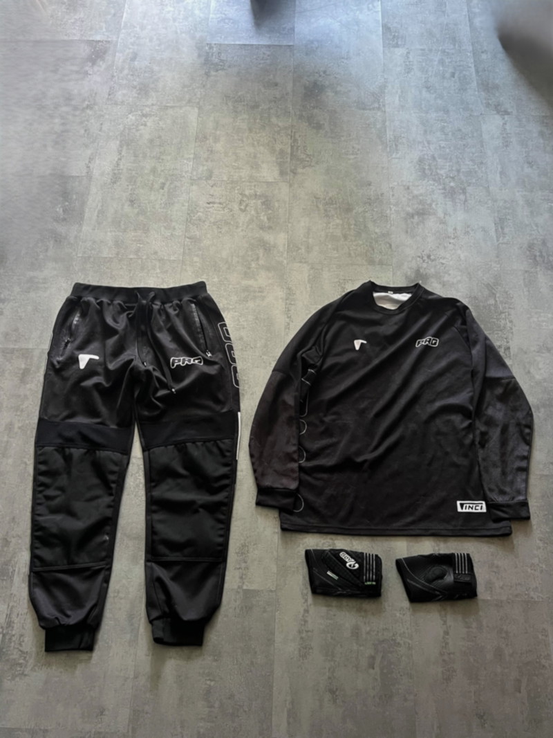 Afbeelding 1 van Slide Pants + Jersey Vinci PRO + SLY Gloves