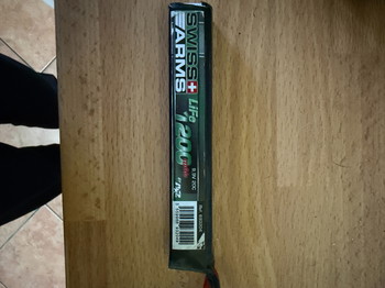 Imagen 2 de life and lipo batteries charger and swiss arms life battery