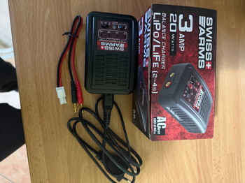 Imagen 3 de life and lipo batteries charger and swiss arms life battery