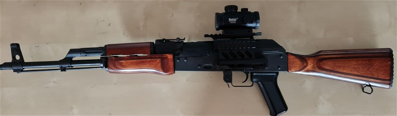 Afbeelding 1 van Mooie AK47 Incl 5 mags, 2 accu's en originele lader.