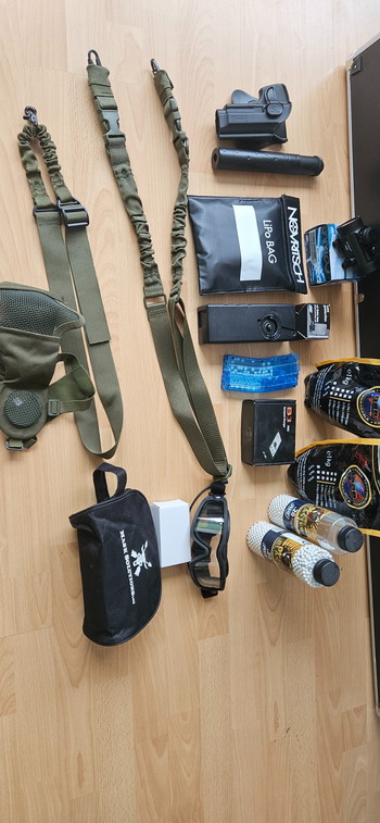 Image 5 for Gehele collectie te koop, replica's + overige spullen