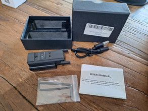 Afbeelding van Richt laser voor Picatinnyrail, USB C, dubbele zijschakelaren, calibreerbaar, minder dan 5MW