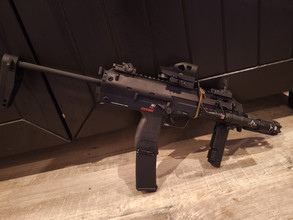 Afbeelding van MP7 met accessoires
