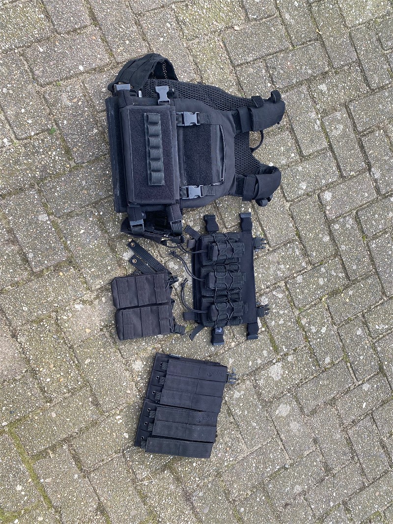 Afbeelding 1 van VIPER VX BUCKLE UP PLATE CARRIER + POUCHES