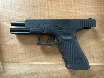 Imagen 3 de Glock 17 Gen4 GBB 6mm inkl 3 Magazine und Zubehör