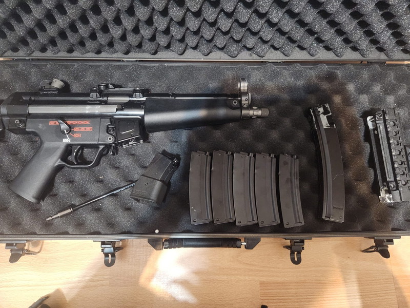 Afbeelding 1 van We Apache a3 Mp5 GBB + hpa adapter en grip met rails