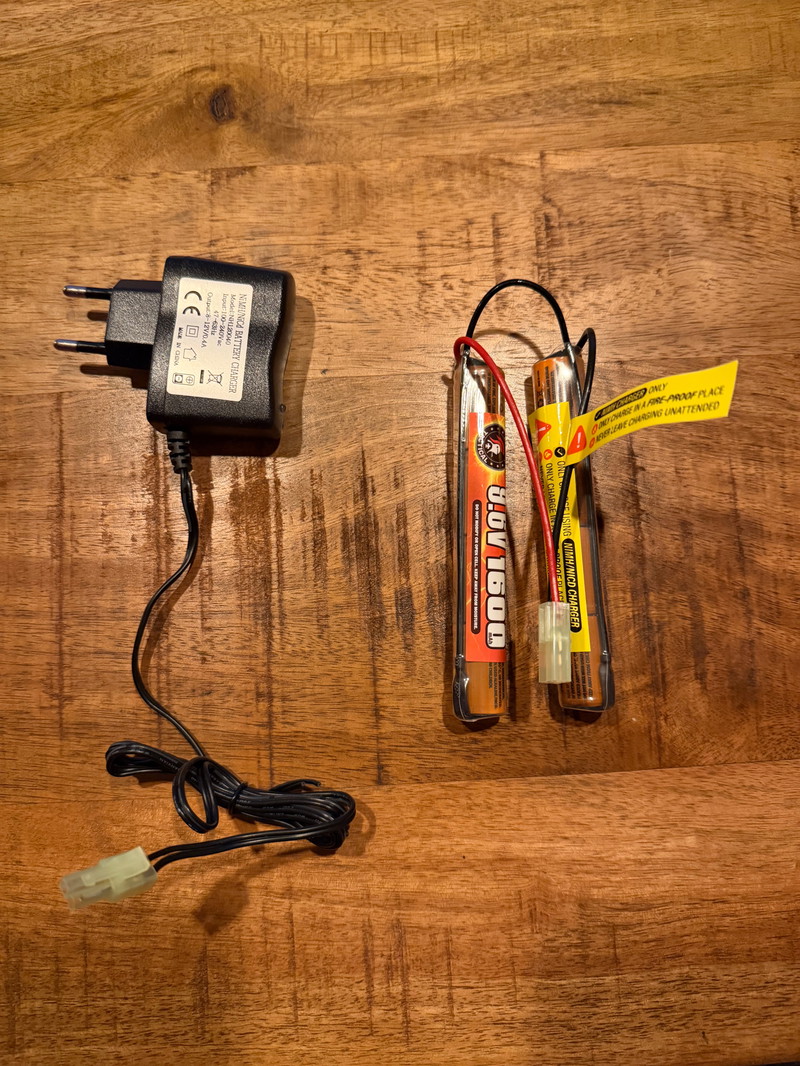 Bild 1 für Diverse gear accessoires te koop en accu en lader