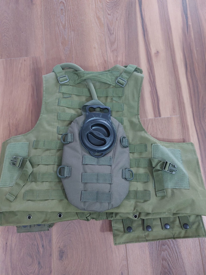 Imagen 1 de Camo vest met waterzak