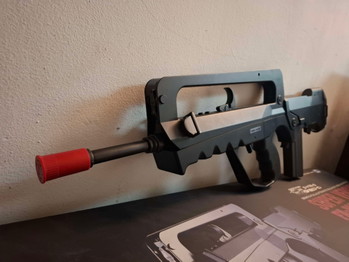 Image 2 pour (RARE) Tokyo Marui FAMAS Super Version - AEG - F-MARK - NEAR MINT