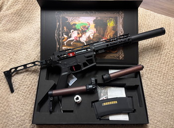 Afbeelding 2 van Custom Wolverine Article!