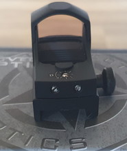 Image for Vector Optics Sphinx Pistol Weaver Green Dot Sight