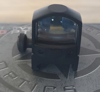 Image 2 for Vector Optics Sphinx Pistol Weaver Green Dot Sight