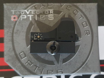 Image 4 for Vector Optics Sphinx Pistol Weaver Green Dot Sight