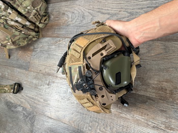 Image 3 for Helm met cover en earmor m32