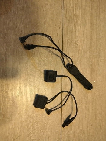 Imagen 3 de WADSN DBAL-A2 Red Dot IR Laser Full Metal + WADSN M600C Flash Light 600 Lumen