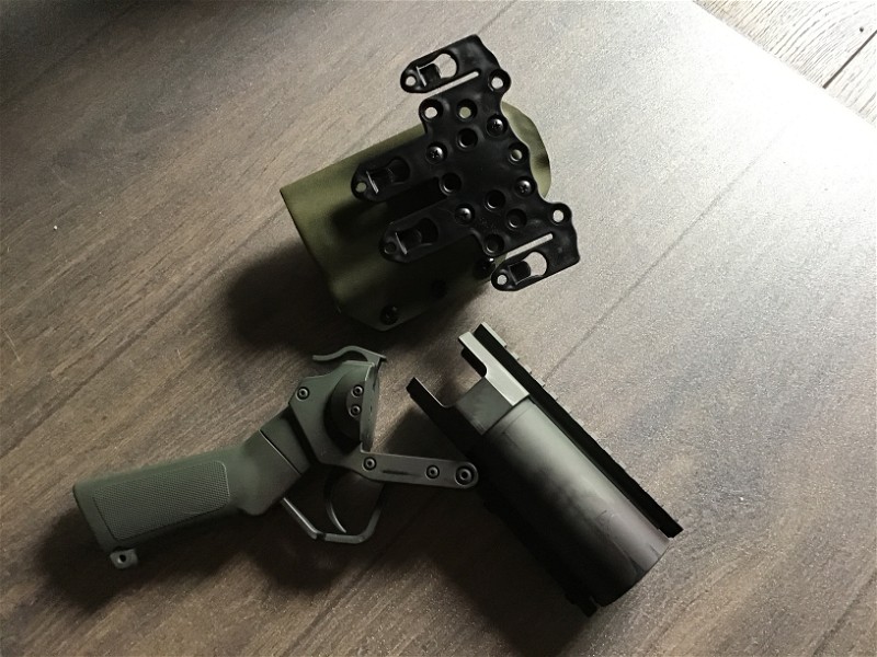 Image 1 pour Pistol grenade launcher met keydex holster.