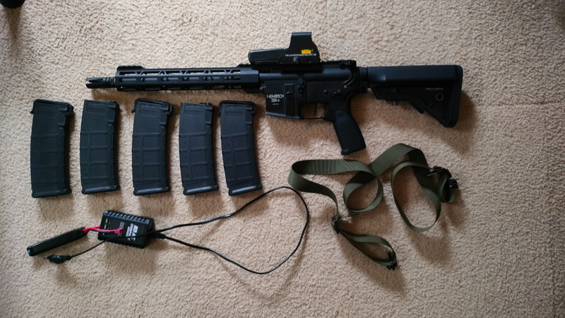 Image 1 for SSR4 MK1 AEG Novritsch, Red dot V5, 5 mid cap magazijnen, sling
