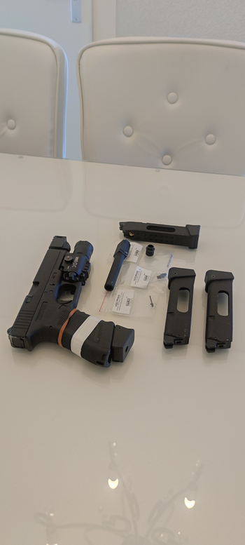 Image 3 pour TEKOOP: UMAREX GLOCK 17 GEN 4 (CO2) MET VEEL EXTRA'S