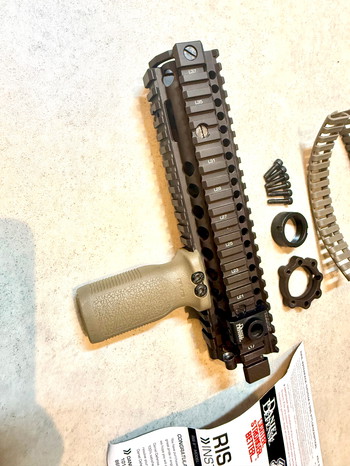Afbeelding 2 van Genuine Daniel Defense MK18 FDE Rail