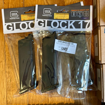 Imagen 2 de GHK GLOCK 17 GEN 5 V2 MAGS + M4 SPARE PARTS