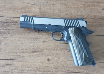 Image 2 pour COLT1911 Rail gun dual tone ( nieuw in doos )