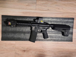 Afbeelding van Delta Armory MK18 Alpha Vollmetall AEG + GATE Aster + Rotpunkt + Zubehör + OVP
