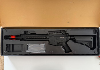 Afbeelding 3 van M4 REC7 with Red Dot