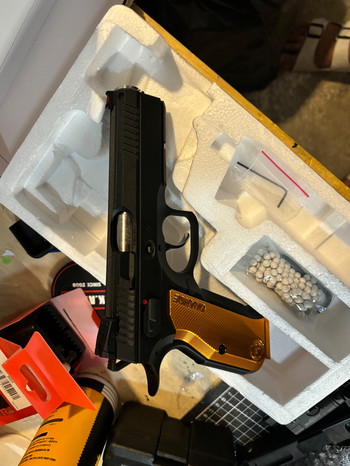 Image 4 pour CZ shadow 2 orange neuf acier